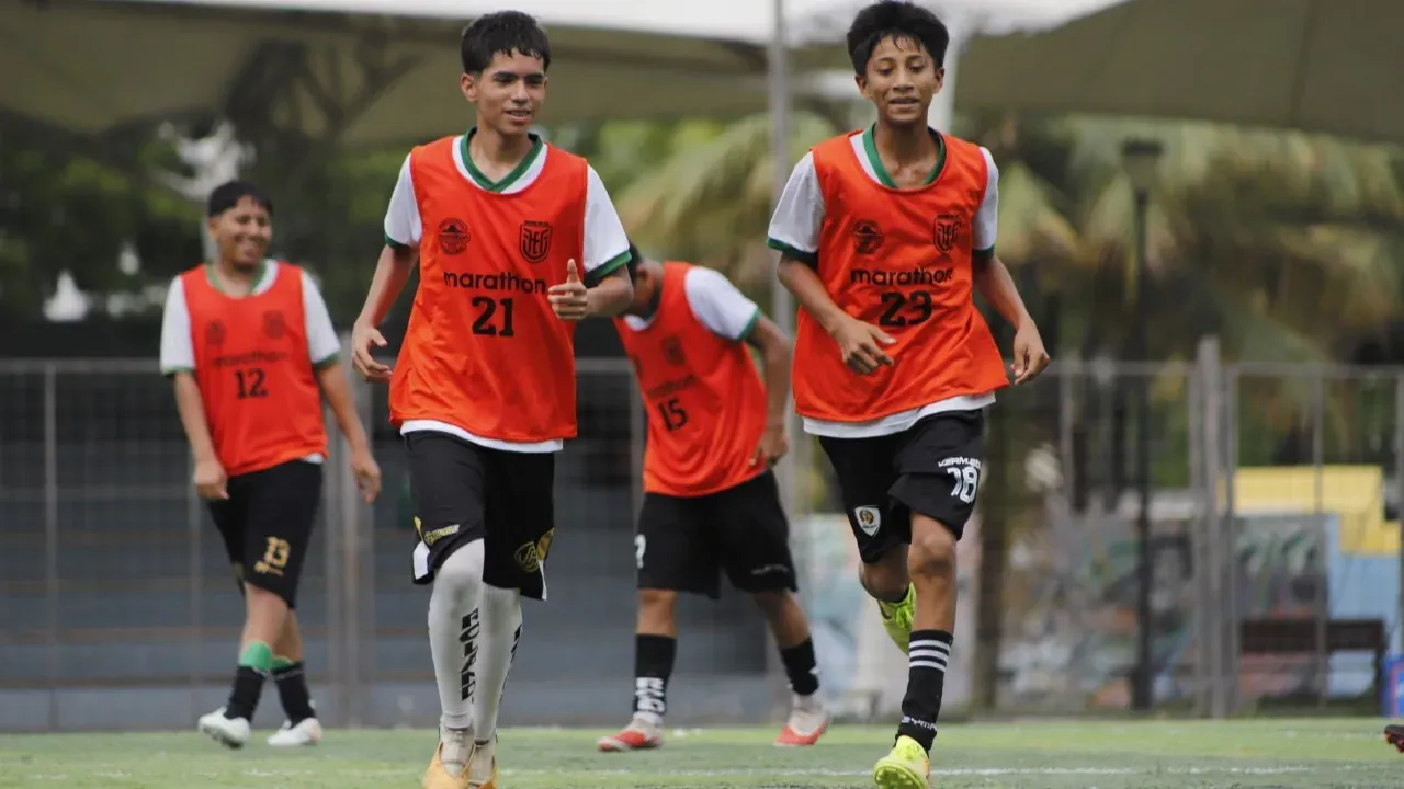 U.E. PORTOVIEJO VS. U.E. DOCE DE MARZO. U15 M