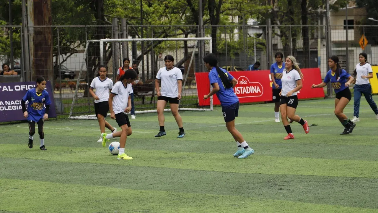 U.E. PORTOVIEJO VS. U.E. ROOSEVELT. U15 F