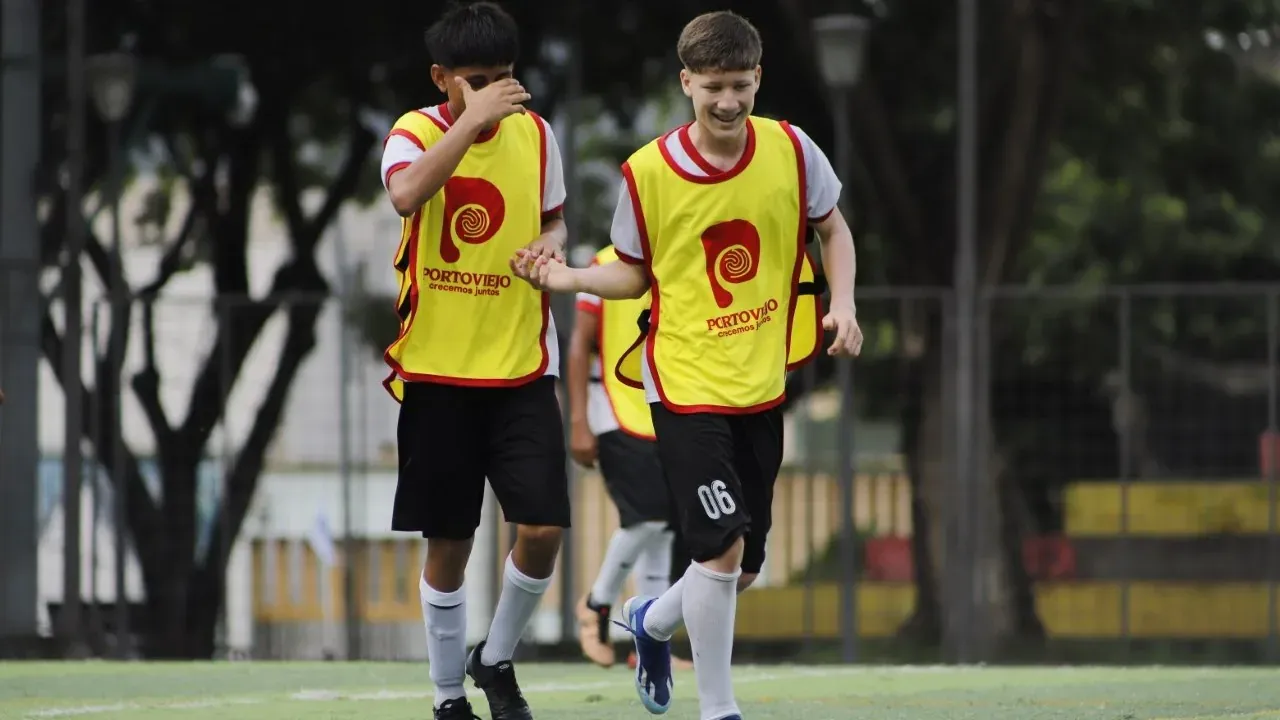 U.E. PORTOVIEJO VS. U.E. DOCE DE MARZO. U15 M