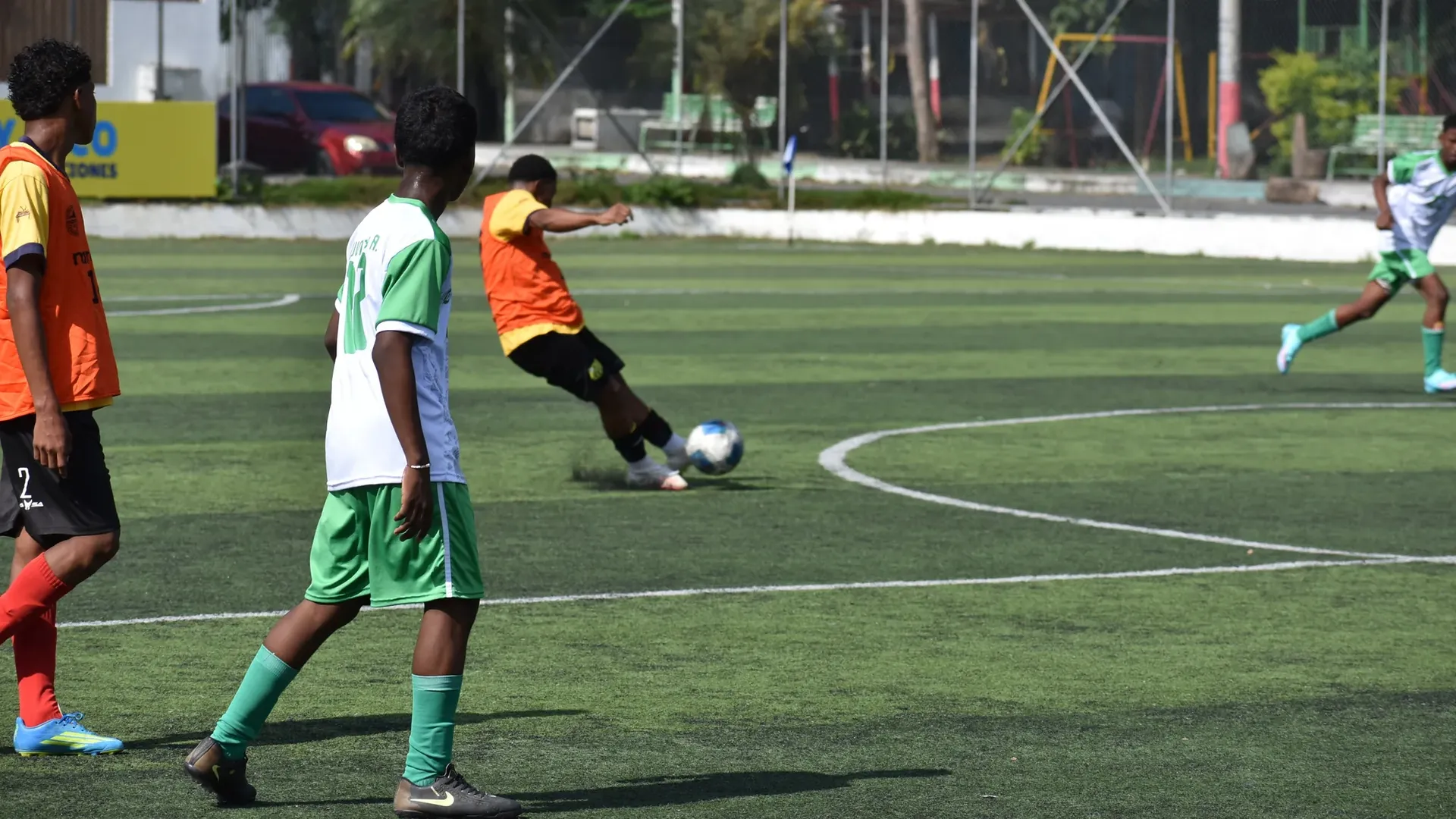Dos golpes al 42' rompen el empate y le dan el triunfo a 5 de Agosto