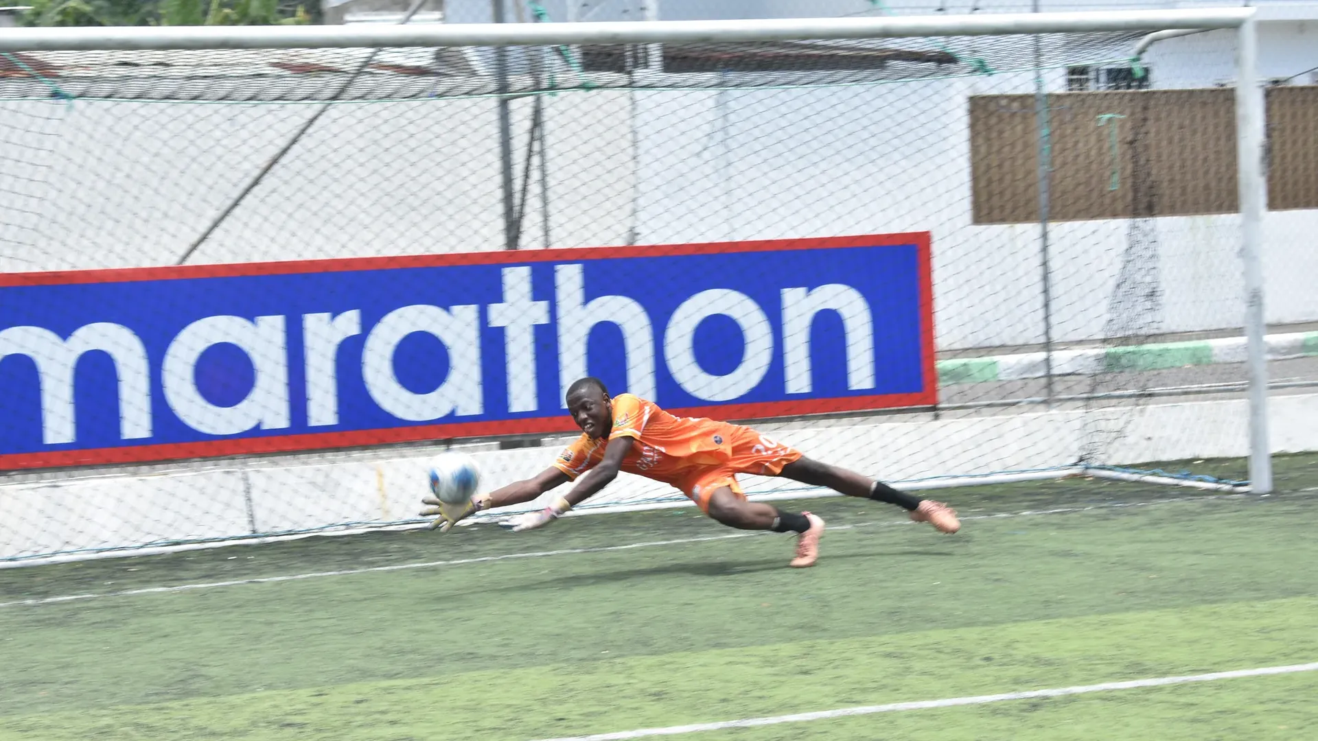 Nazareno decide al 70' una batalla de cinco goles en La Forestal