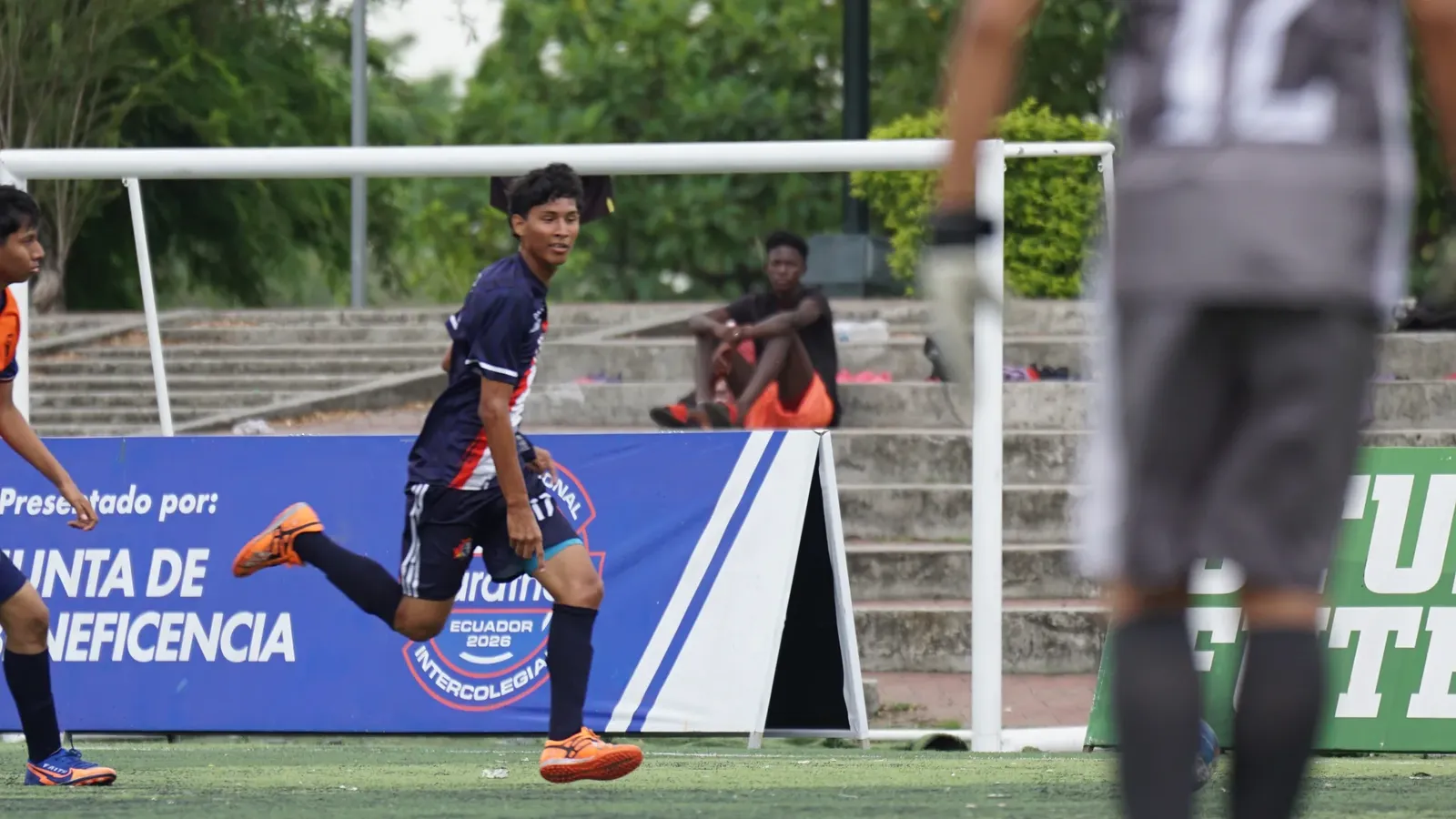 U.E. DOLORES CACUANGO VS. U.E. RÉPLICA AGUIRRE ABAD. U17M