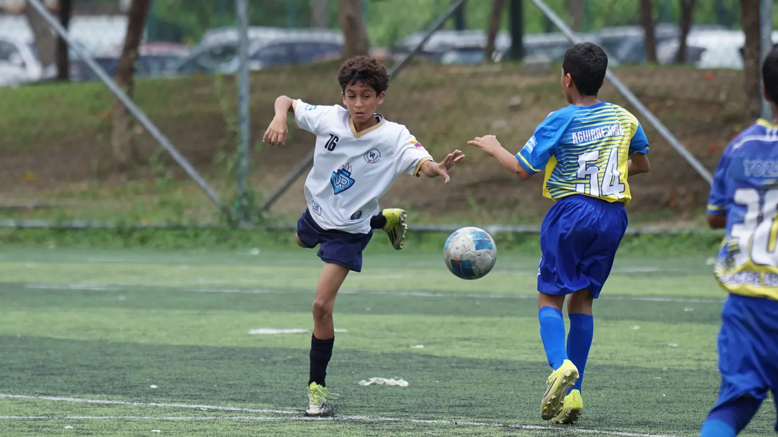 U.E. AGUIRRE ABAD VS. U.E. VICENTE ROCAFUERTE. U13 M