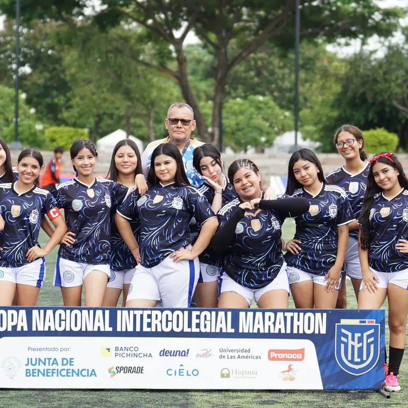 U.E. RÉPLICA AGUIRRE ABAD VS. U.E. VEINTIOCHO DE MAYO. U17 F
