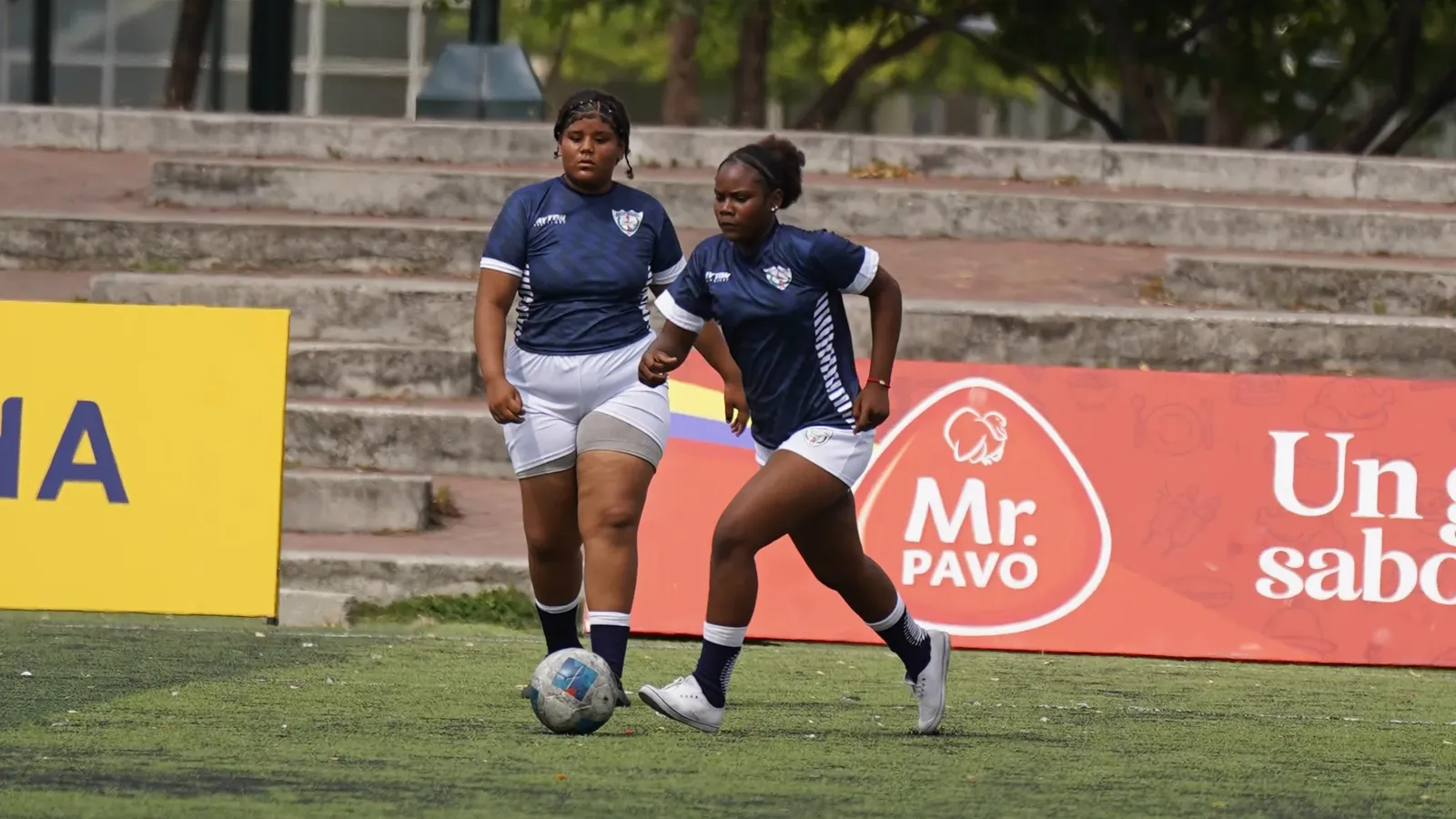 U.E. RÉPLICA GUAYAQUIL vs U.E. PADRES SOMASCOS EL CENACULO. U17 F