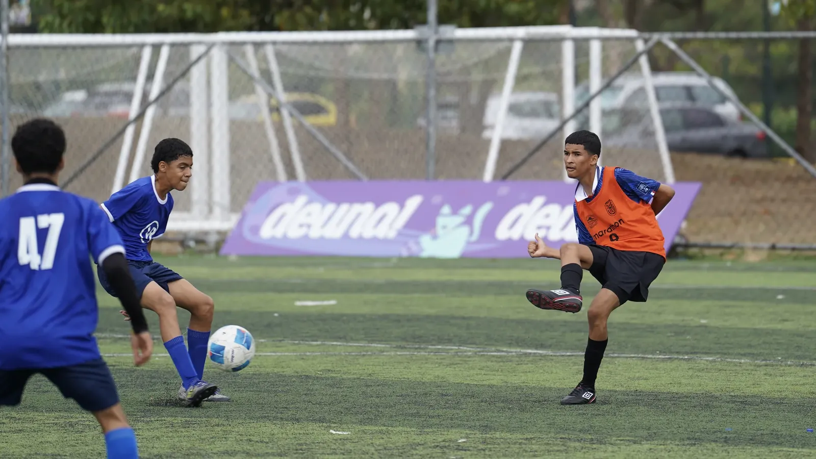U.E. VICENTE ROCAFUERTE vs U.E. VIOLETA LUNA CARRERA .U15