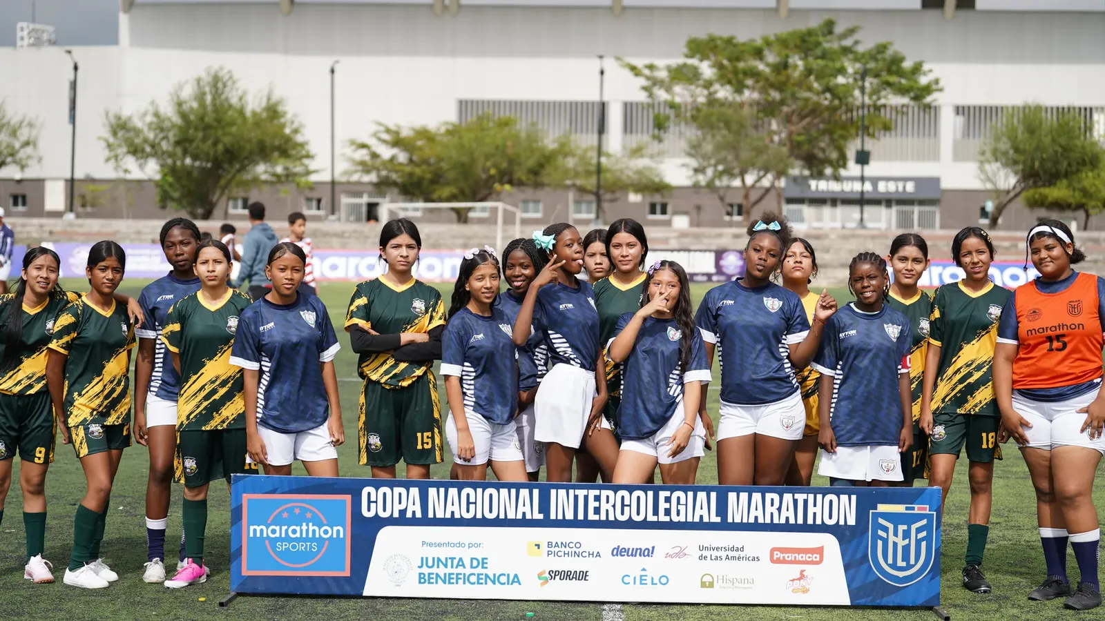 U.E. RÉPLICA GUAYAQUIL vs U.E. GALO PLAZA LASSO. U15 F