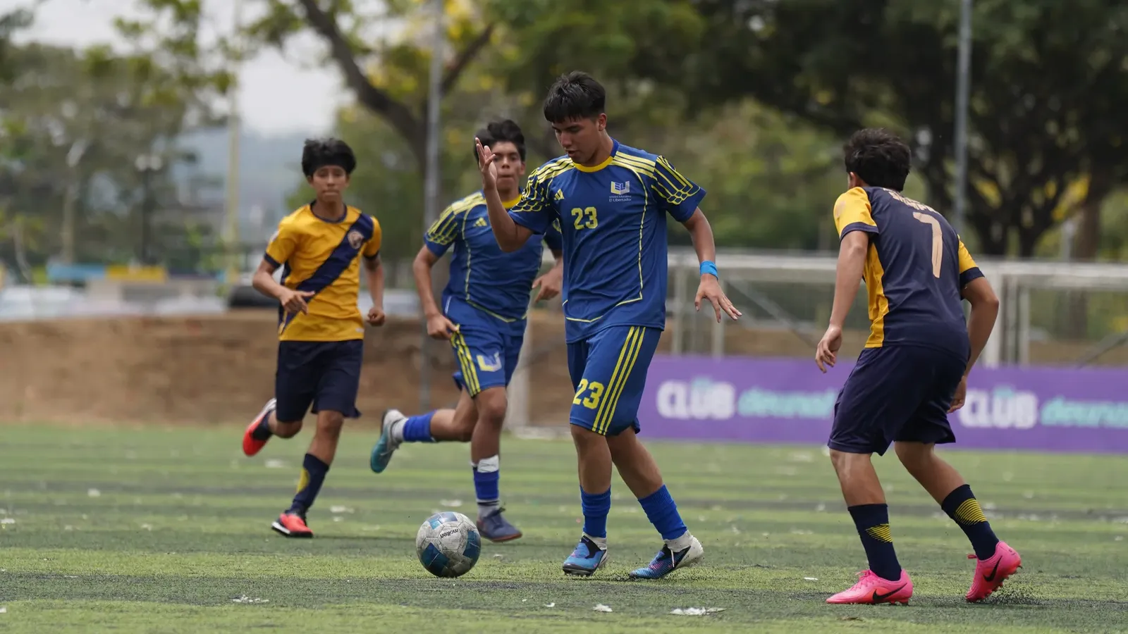 U.E. FISCAL AGUIRRE ABAD vs U.E. EL LIBERTADOR. U17