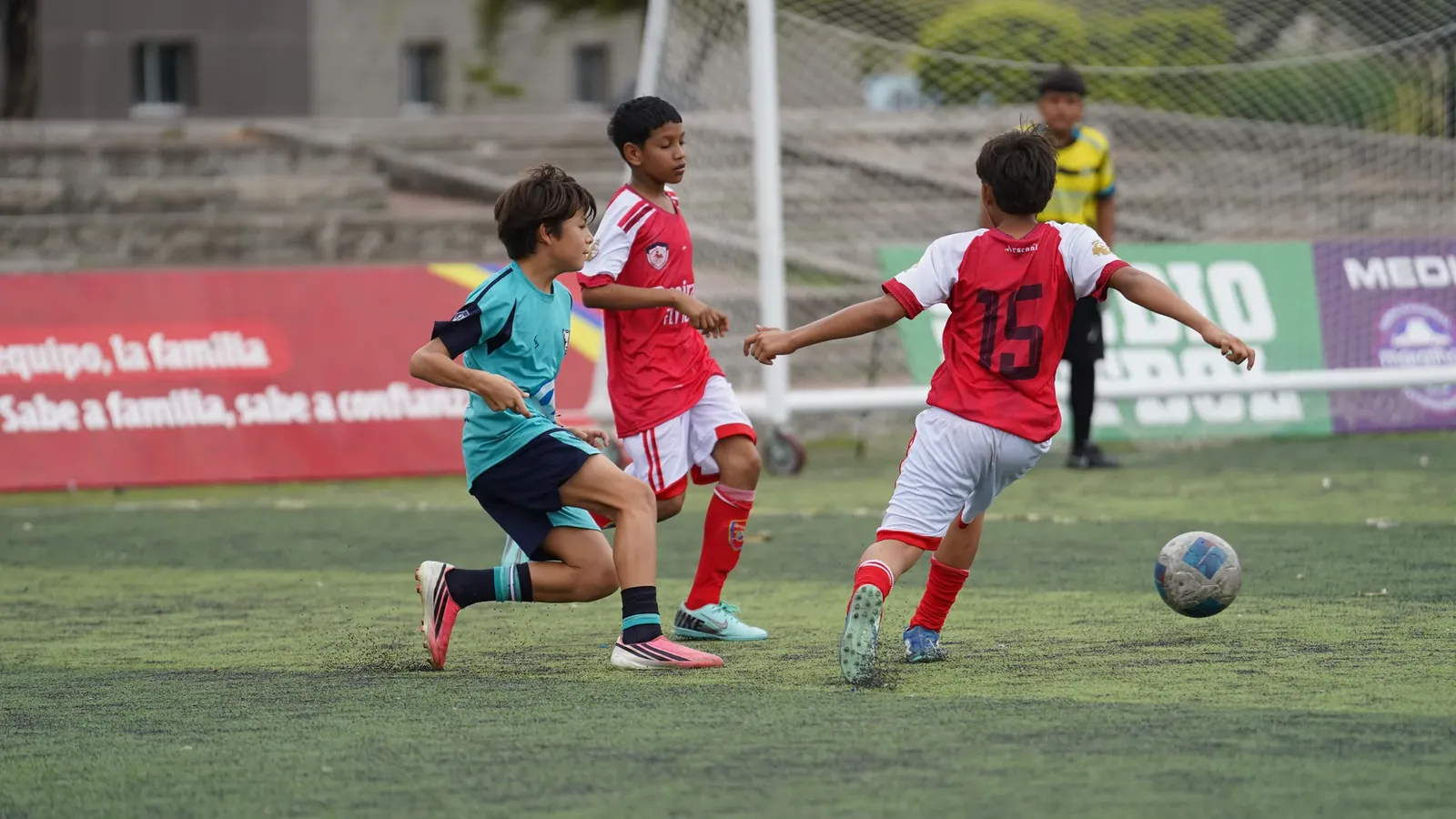 COLEGIO MENOR SAMBORONDÓN vs U.E. EMILIO ESTRADA CARMONA. U13