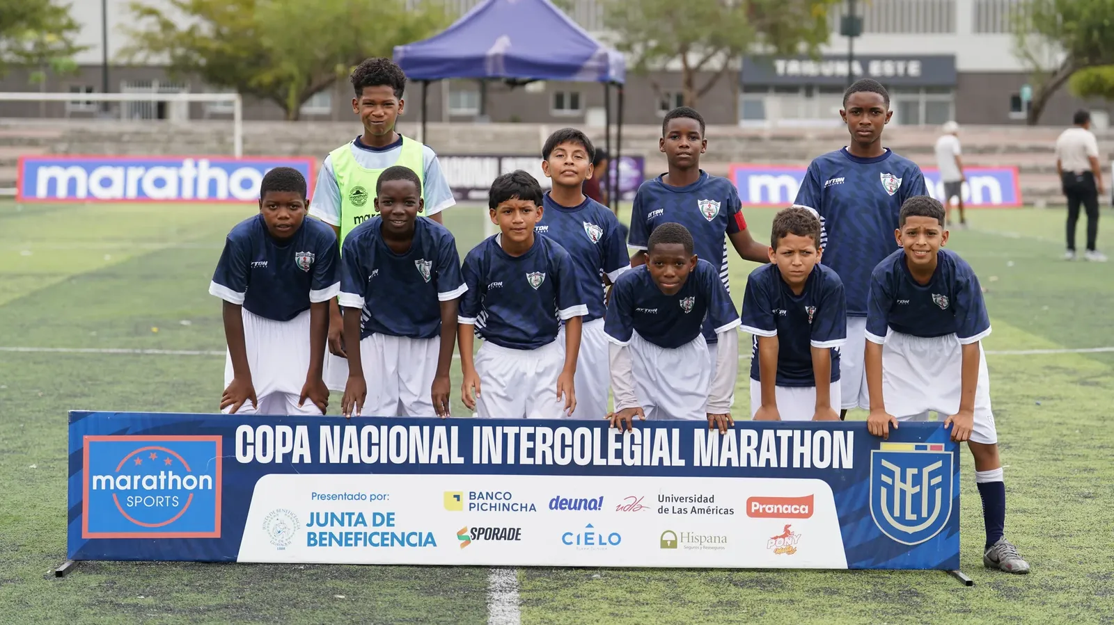 U.E RÉPLICA GUAYAQUIL vs U.E. NUEVO MUNDO. U13