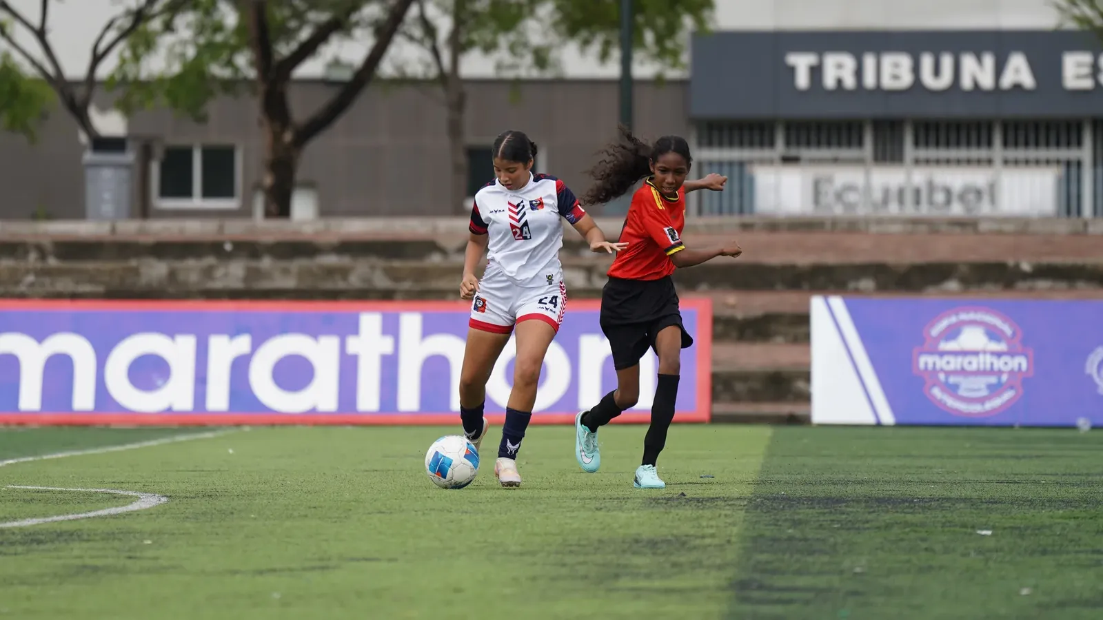 U.E. EDUARDO GRANJA GARCÉS vs U.E. VIOLETA LUNA CARRERA. U15 F