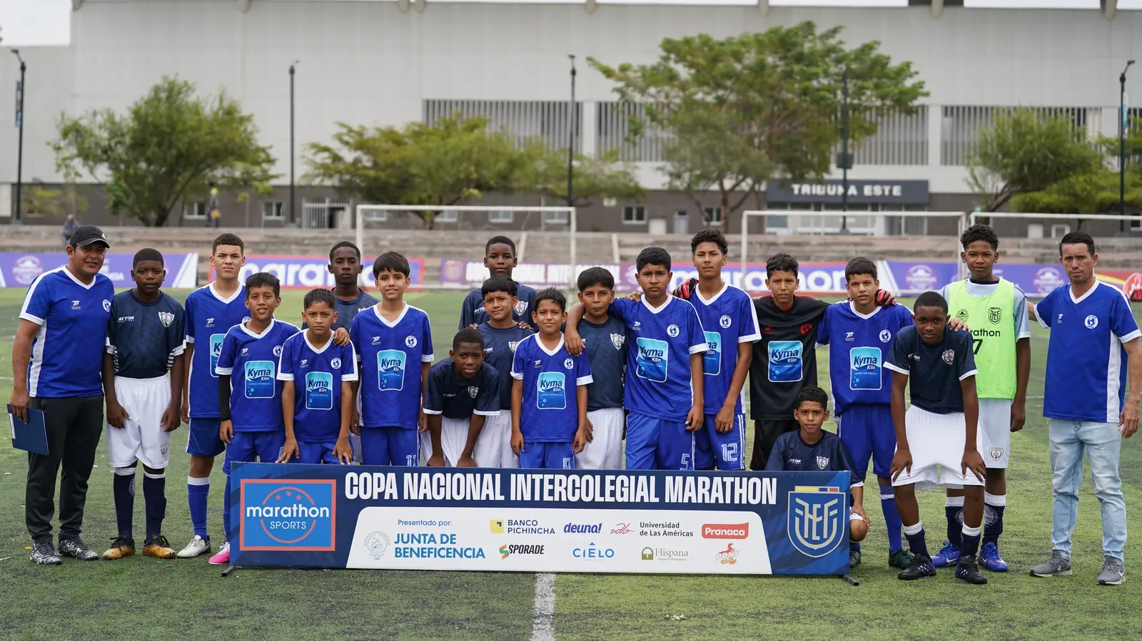 U.E RÉPLICA GUAYAQUIL vs U.E. MUNDO DE ALEGRÍA. U13