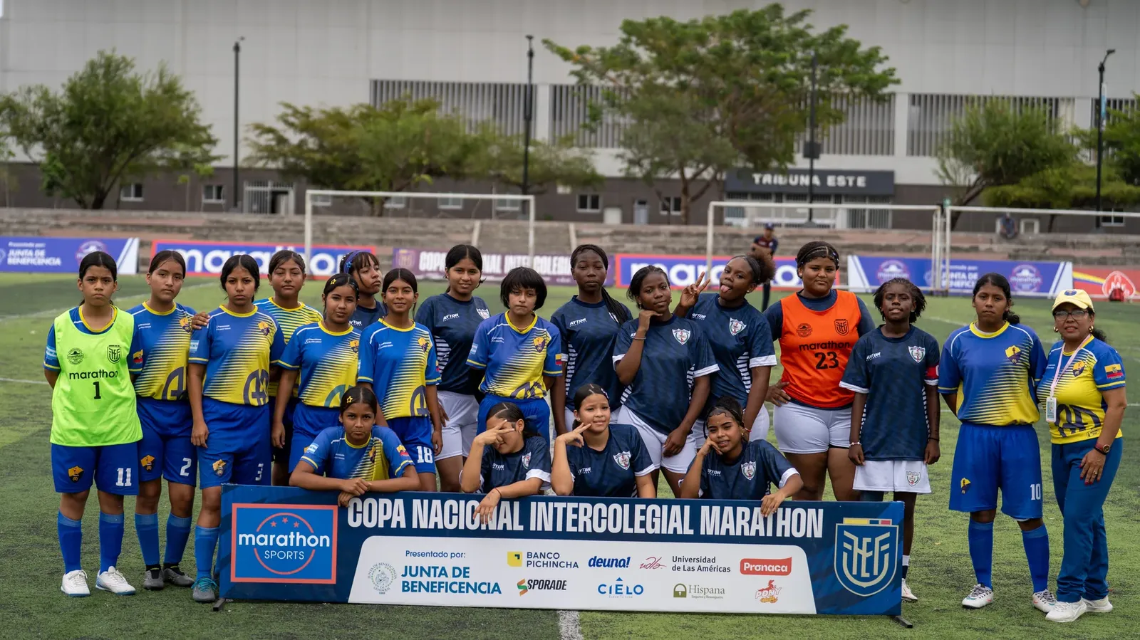 U.E. RÉPLICA GUAYAQUIL vs U.E. FISCAL AGUIRRE ABAD. U15 F