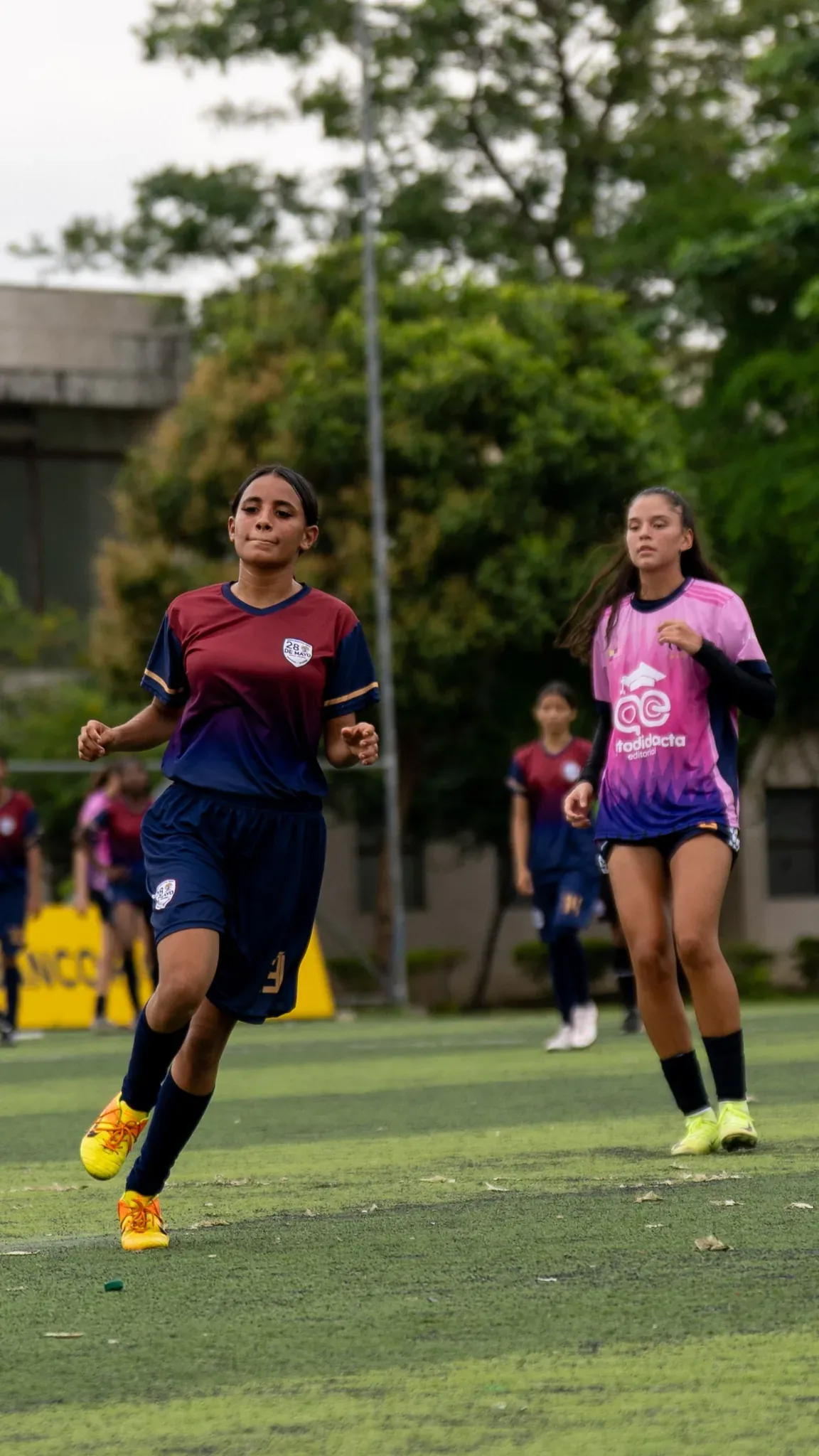 U.E. RÉPLICA 28 DE MAYO vs LICEO LOS DELFINES. U17 F
