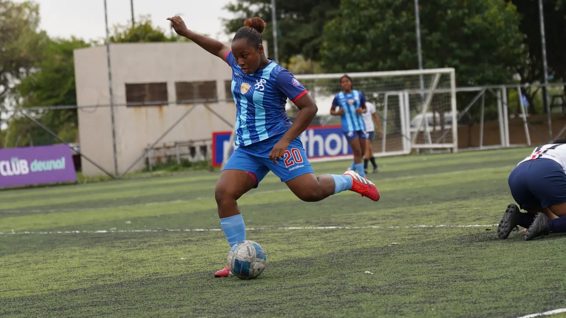 Miraflores firma doce goles con póker de Ginger Muñoz