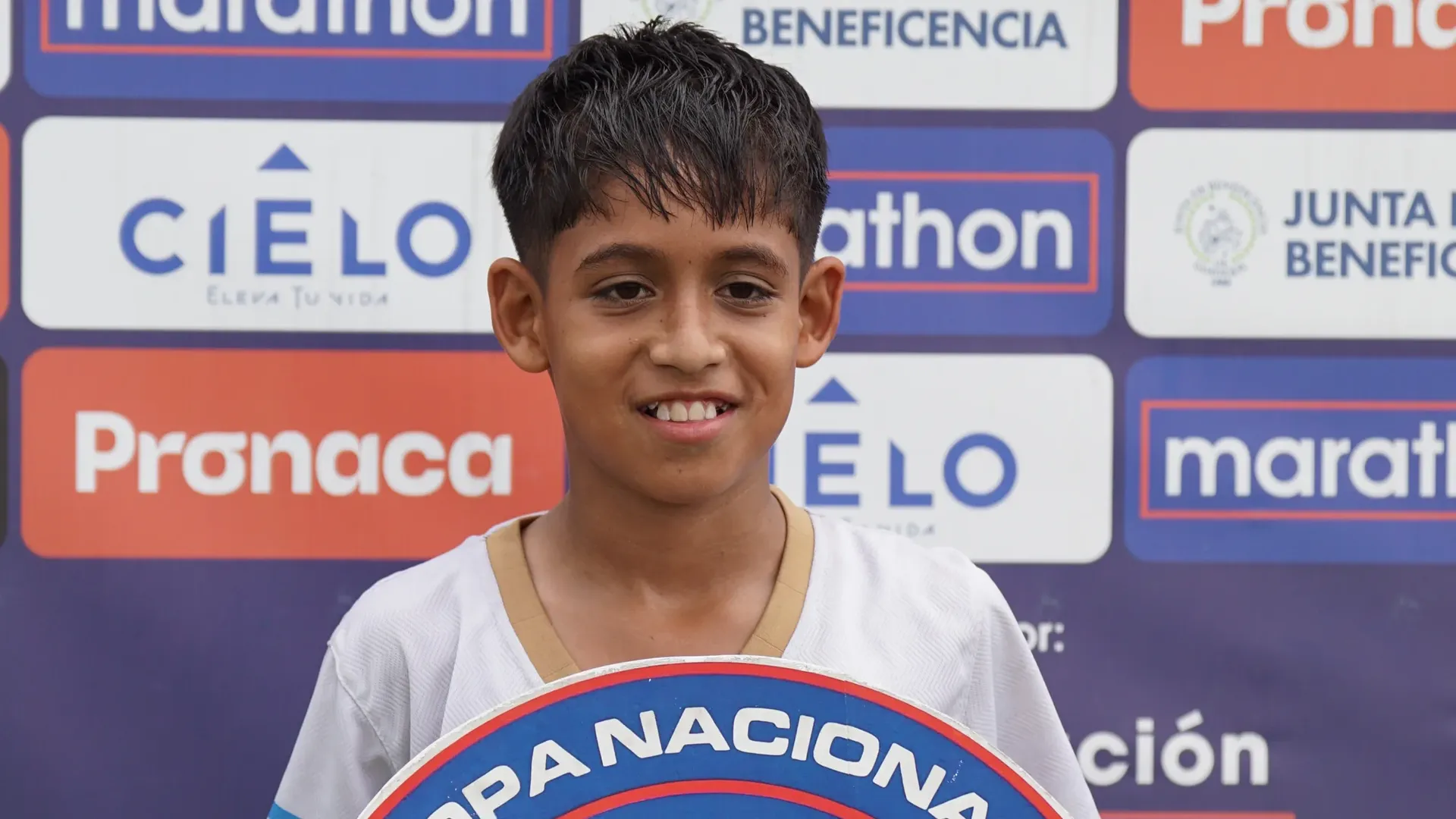 Vicente Rocafuerte vence por la mínima a Educamundo en la categoría U13