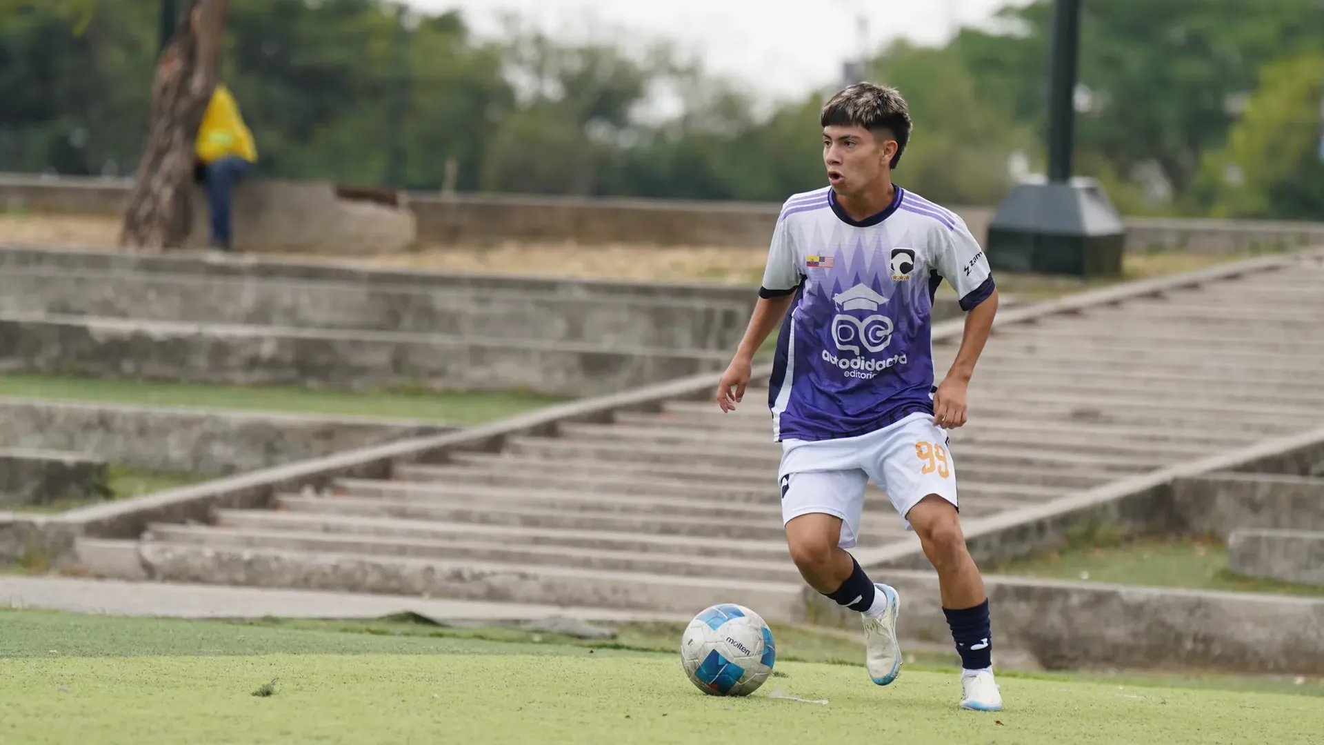 Los Delfines rompe el cero en cuatro minutos y encamina el 3-0