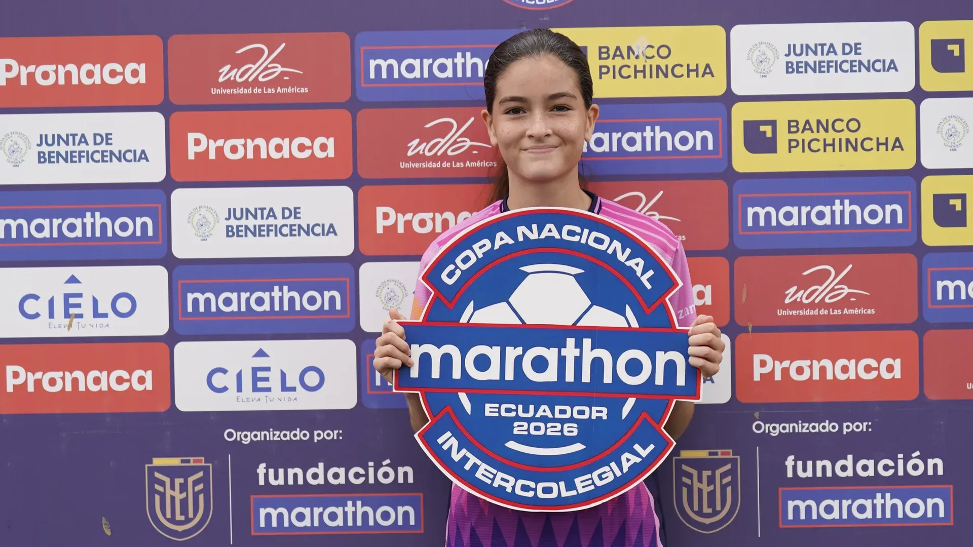 Renata Mariano marca el rumbo y Los Delfines cierran un 3-1