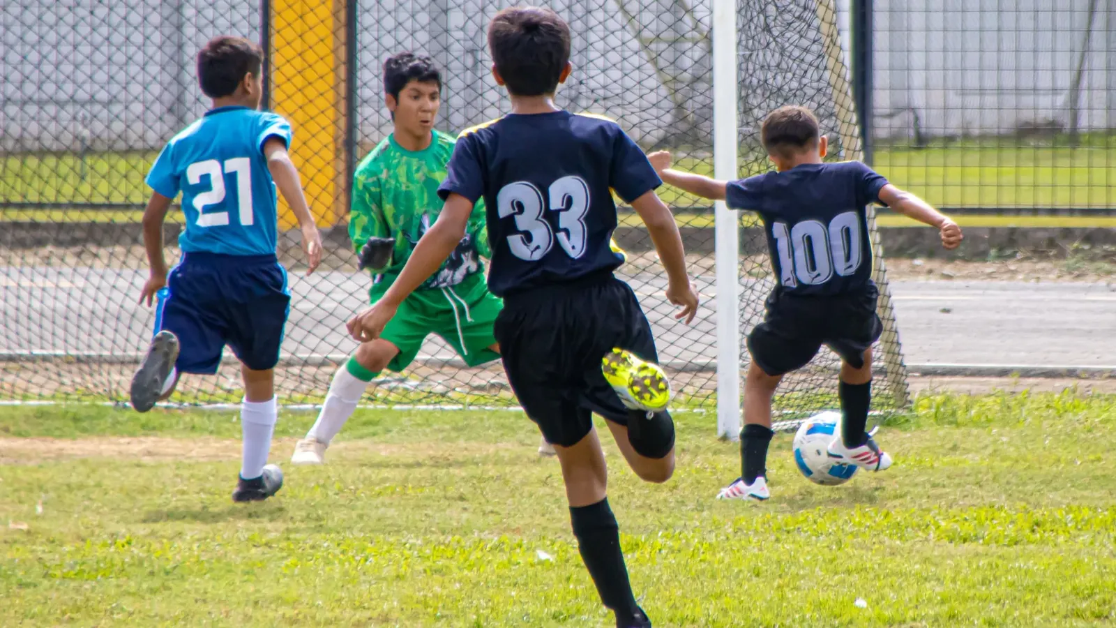 U.E. EVA BATALLAS vs U.E. SEIS DE OCTUBRE. U13 M