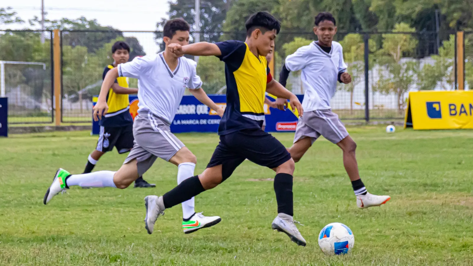 U.E. JUAN MONTALVO FIALLOS vs U.E. SEIS DE OCTUBRE. U15