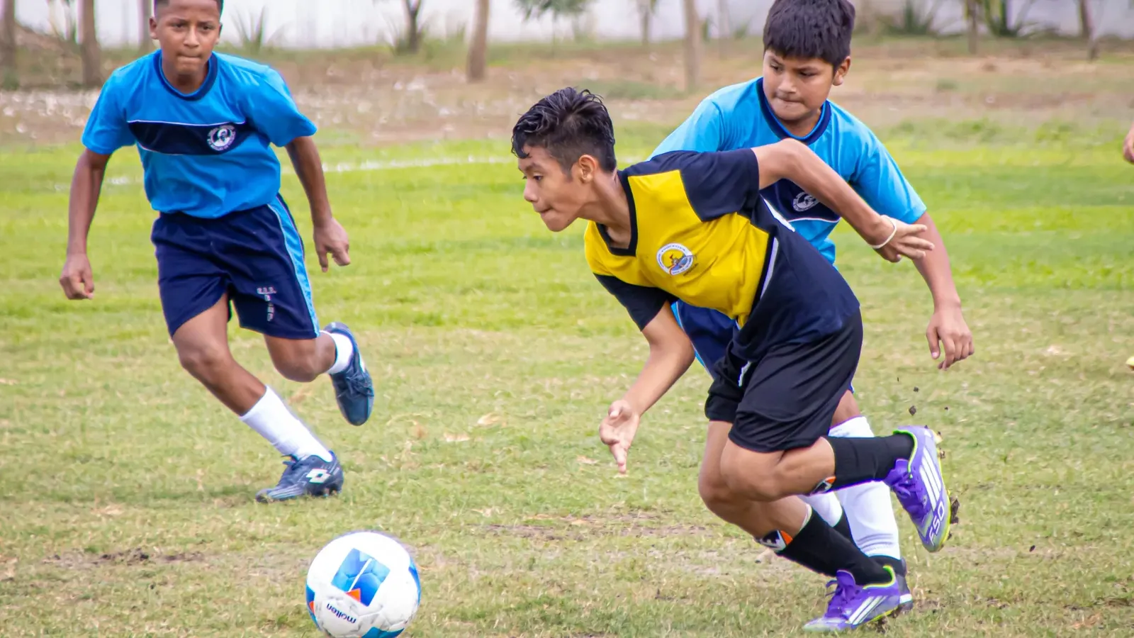 U.E. EVA BATALLAS vs U.E. SEIS DE OCTUBRE. U13 M