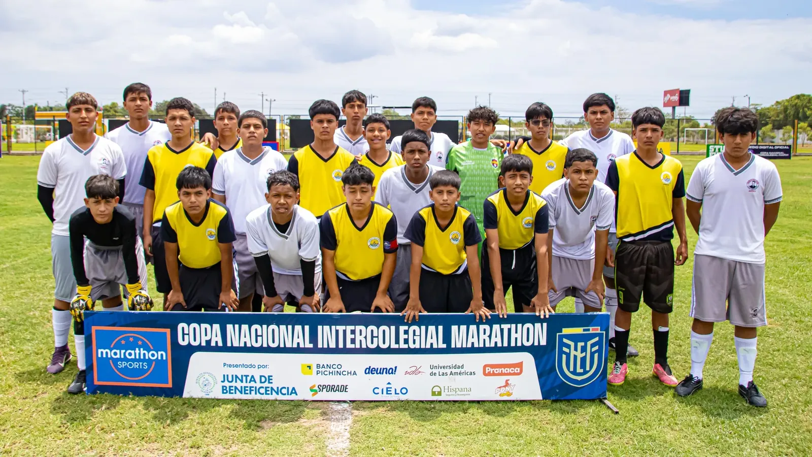 U.E. JUAN MONTALVO FIALLOS vs U.E. SEIS DE OCTUBRE. U15