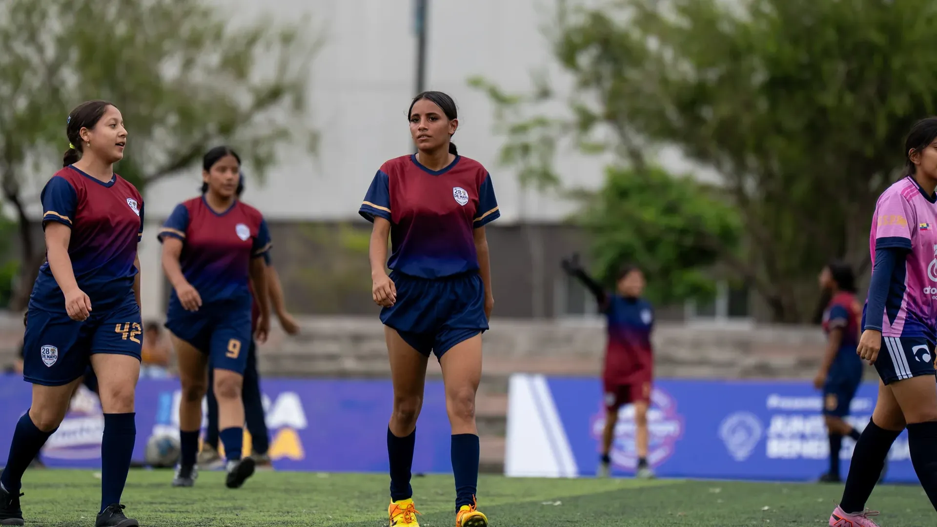 Los Delfines mantiene su invicto en el grupo