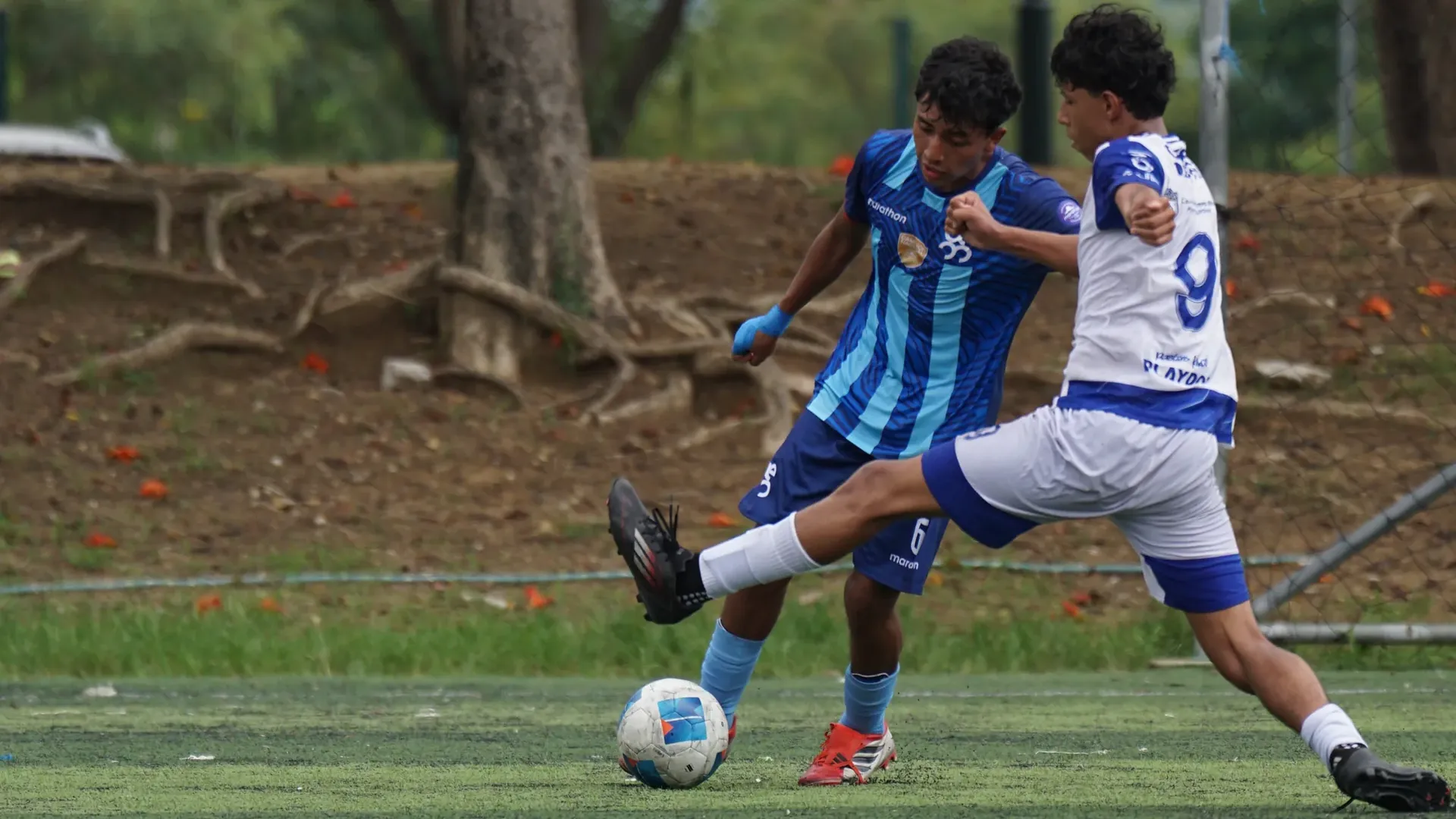 Miraflores firma una victoria de cinco goles y se afianza en la cima