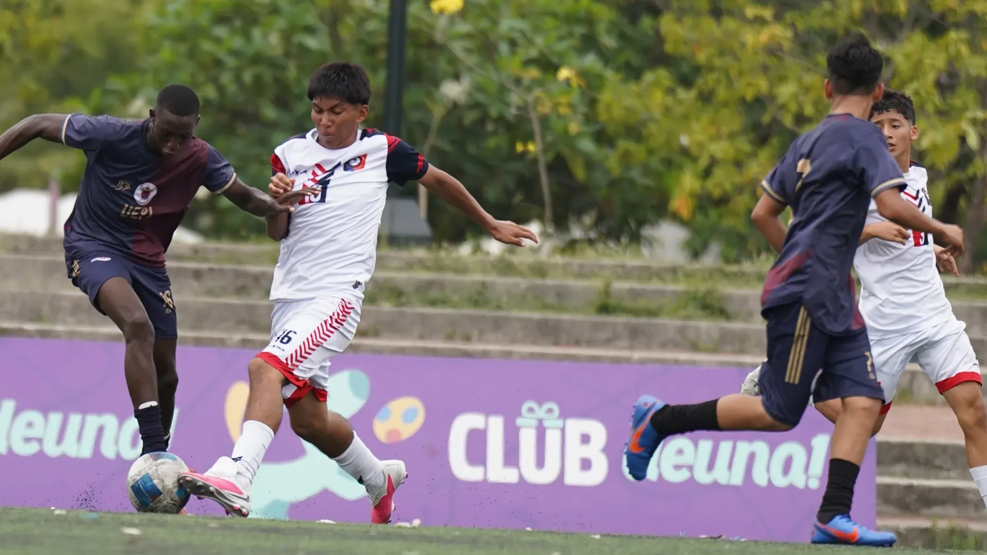 Provincia de Loja rescata un empate con dos expulsados