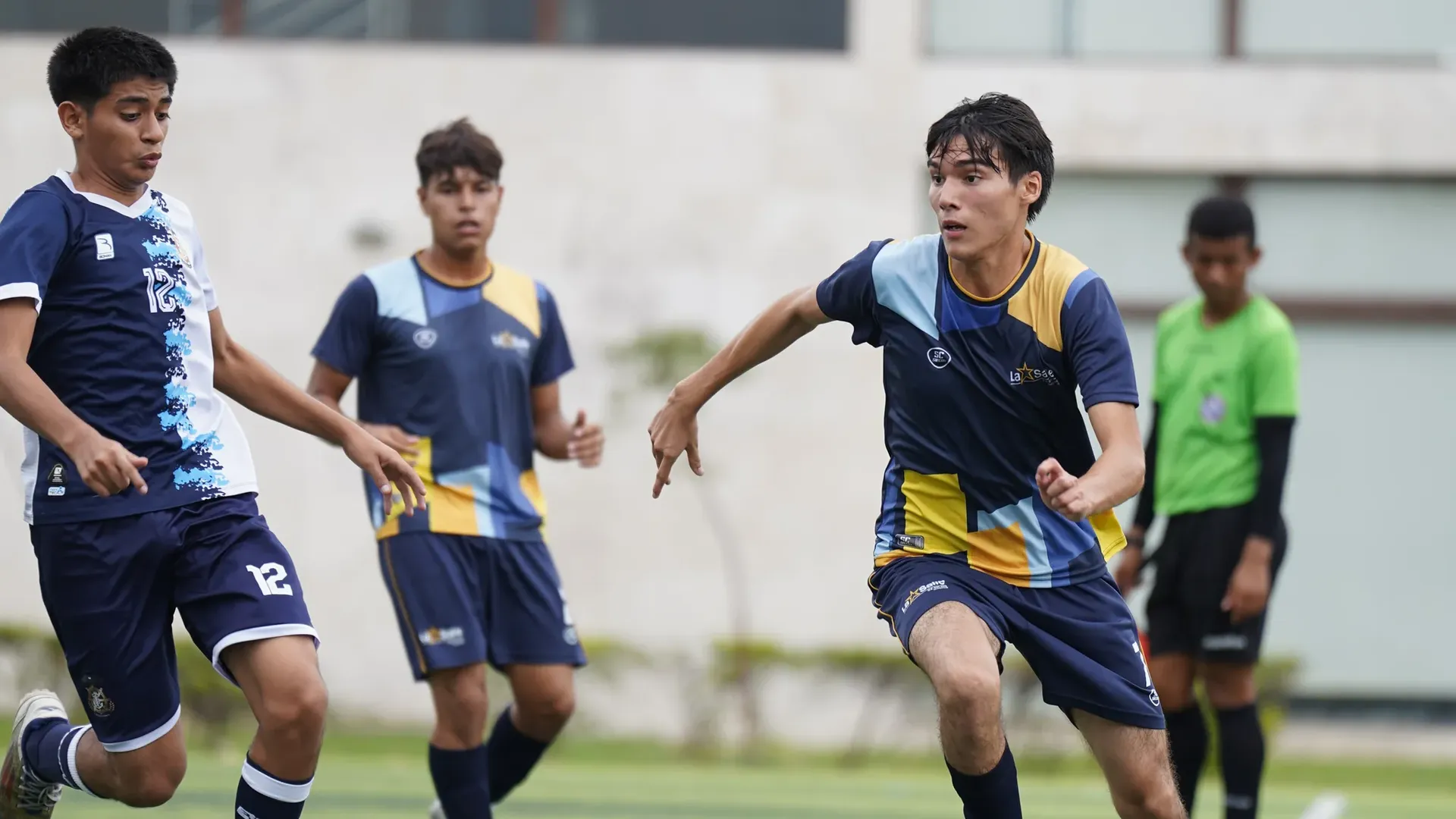 La Salle gana y se adueña de la cima del grupo