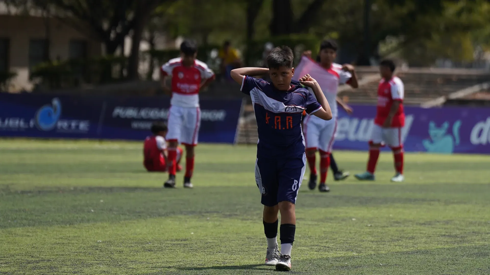Réplica Aguirre Abad arranca con tres puntos